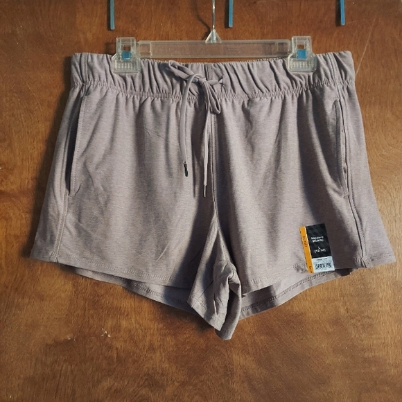 Athletic Works Bundle NWT - 2 Tops, 1 Short - Picture 8 of 9